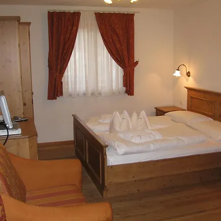 Apart-hotel Rosarela Badia (South Tyrol)
