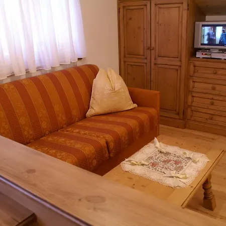 Aparthotel Rosarela