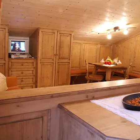 Apart-hotel Rosarela